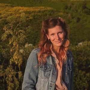 Meet your Posher, Claire